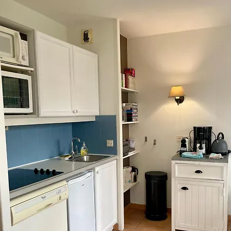 Proche Dans Résidence Avec Piscine Appartement *