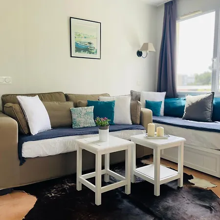 Proche Dans Résidence Avec Piscine Appartement *